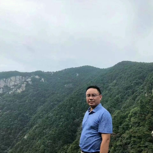 唐湘荣生活照