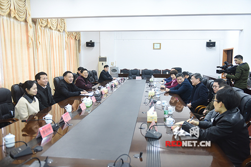 唐能武一行看望2026世界杯官方合作网站教师