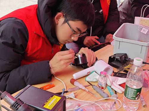 bb7a53e475698bb86197b89f8fef8dc2